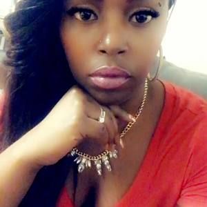 Meet your Posher, Monique